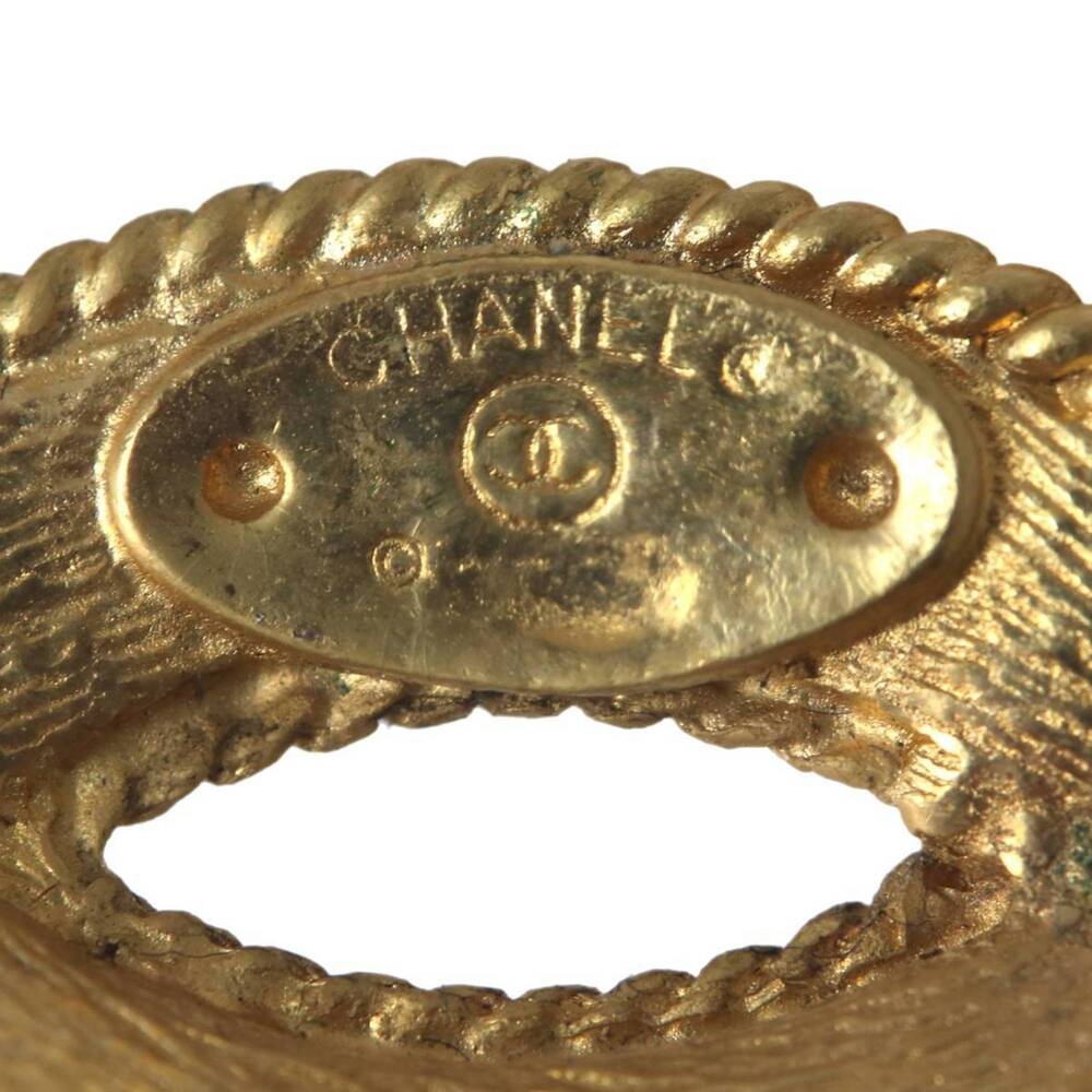 CHANEL Authentic Gold Logo Brooch - Picture 7 of 7
